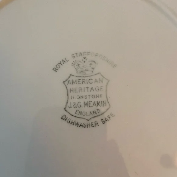 American Heritage Blue and White Decorative Plate - Picture 3 of 4